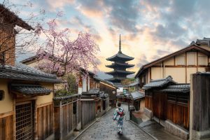 indelible-travel-asia-Japan-nature-culture-history-Kyoto-geisha-Yasaka pagoda